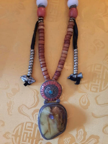 Amber pendant & necklace / 老蜜蜡项链